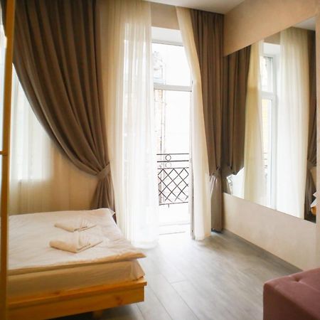 Leogrand Apartment On Drohobycha 4 Лвив Екстериор снимка