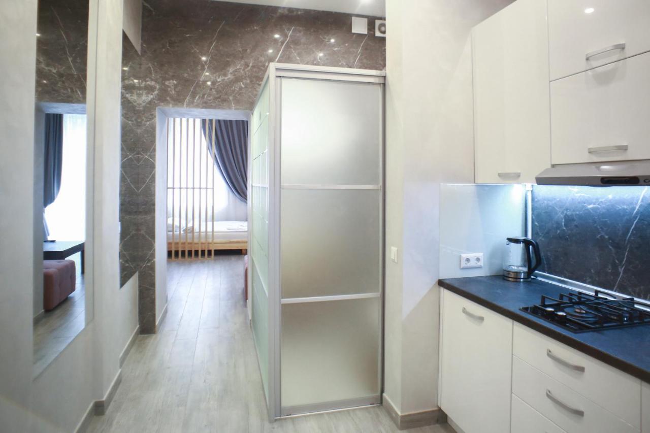 Leogrand Apartment On Drohobycha 4 Лвив Екстериор снимка